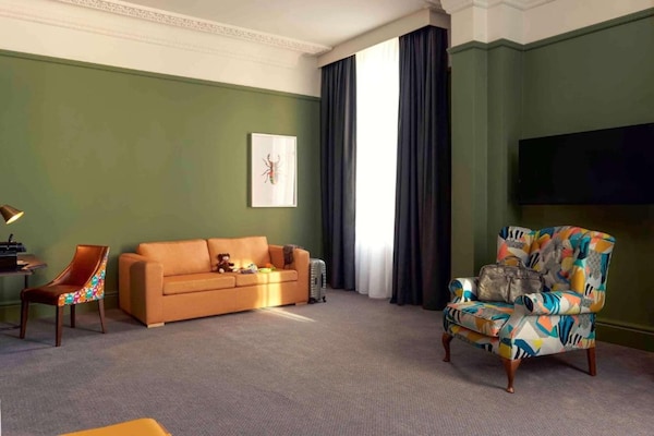 Foto van Bristol Grand Hotel By Sunday - Junior Suite - Vakantiehuis in Bristol - BedRoom