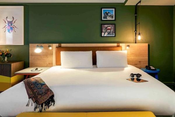 Foto van Bristol Grand Hotel By Sunday - Junior Suite - Vakantiehuis in Bristol - BedRoom