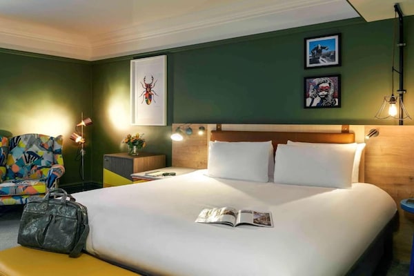 Foto van Bristol Grand Hotel By Sunday - Junior Suite - Vakantiehuis in Bristol - BedRoom