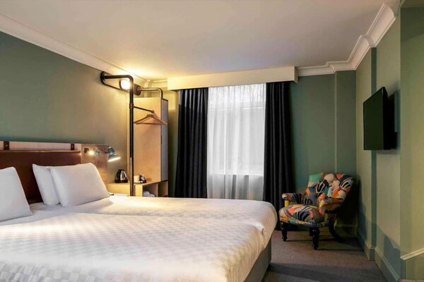 Foto van Bristol Grand Hotel By Sunday - Junior Suite - Vakantiehuis in Bristol - BedRoom
