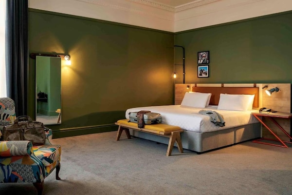 Foto van Bristol Grand Hotel By Sunday - Junior Suite - Vakantiehuis in Bristol - BedRoom