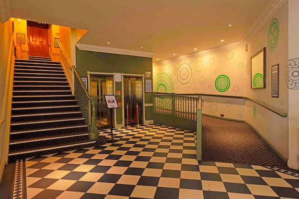 Foto van Bristol Grand Hotel By Sunday - Junior Suite - Vakantiehuis in Bristol - Landing