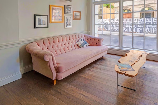 Foto van Bristol Grand Hotel By Sunday - Junior Suite - Vakantiehuis in Bristol - HallReception