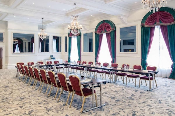 Foto van Bristol Grand Hotel By Sunday - Junior Suite - Vakantiehuis in Bristol - HotelFacilitiesAndServices