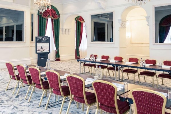 Foto van Bristol Grand Hotel By Sunday - Junior Suite - Vakantiehuis in Bristol - HotelFacilitiesAndServices