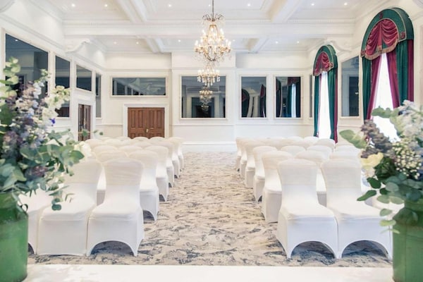 Foto van Bristol Grand Hotel By Sunday - Junior Suite - Vakantiehuis in Bristol - HotelFacilitiesAndServices