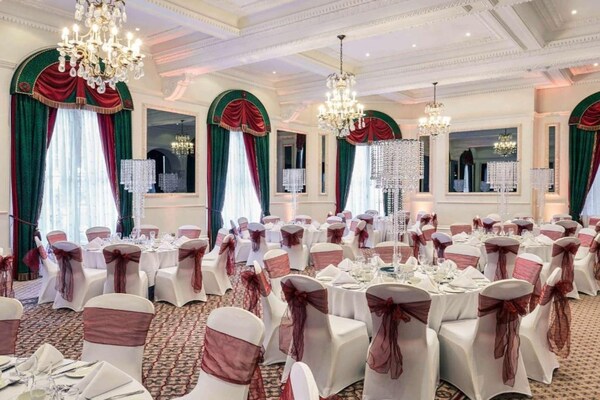 Foto van Bristol Grand Hotel By Sunday - Junior Suite - Vakantiehuis in Bristol - HotelFacilitiesAndServices