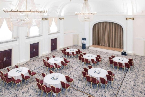 Foto van Bristol Grand Hotel By Sunday - Junior Suite - Vakantiehuis in Bristol - HotelFacilitiesAndServices