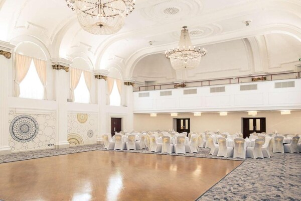 Foto van Bristol Grand Hotel By Sunday - Junior Suite - Vakantiehuis in Bristol - HotelFacilitiesAndServices