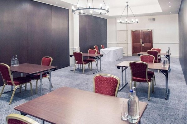 Foto van Bristol Grand Hotel By Sunday - Junior Suite - Vakantiehuis in Bristol - HotelFacilitiesAndServices