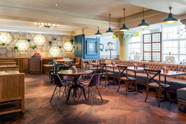 Foto van Bristol Grand Hotel By Sunday - Junior Suite - Vakantiehuis in Bristol - HotelFacilitiesAndServices