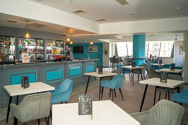 Foto van Atlantic Tower hotel van Sunday Junior Suite - Vakantiehuis in Liverpool - FloorPlan