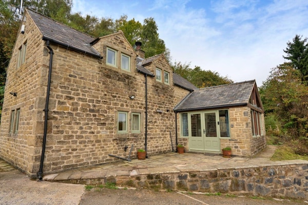 Foto van Basis in Derbyshire met uitzicht - Vakantiehuis in Ashover - ExteriorSummer