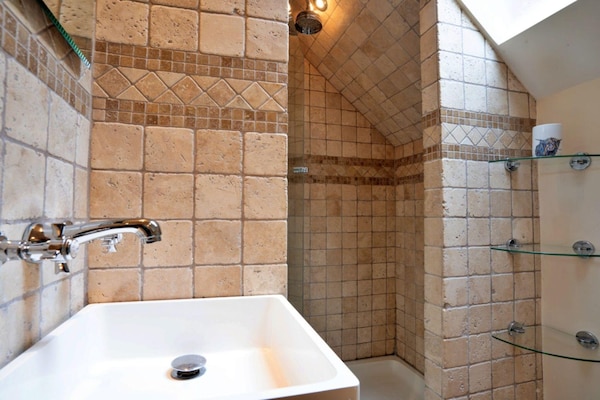 Foto van Basis in Derbyshire met uitzicht - Vakantiehuis in Ashover - BathRoom