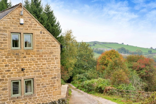 Foto van Basis in Derbyshire met uitzicht - Vakantiehuis in Ashover - ExteriorSummer
