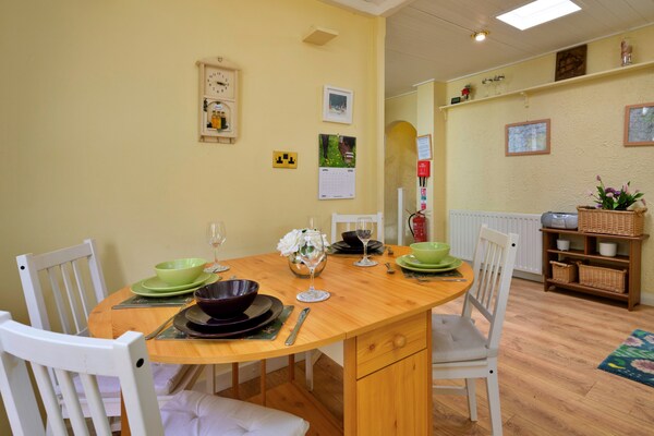 Foto van Bude Sea View Apartment voor 4 personen - Vakantiehuis in Talysarn - DiningRoom