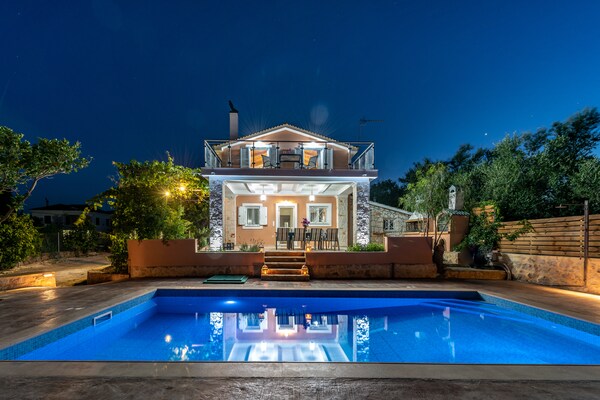 Foto van Villa op Zakynthos met privézwembad & uitzicht - Vakantiehuis in Ζakynthos - ExteriorSummer