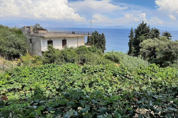 Foto van Aangenaam appartement in Mpenitses met terras - Vakantiehuis in Mpenitses - ViewSummer