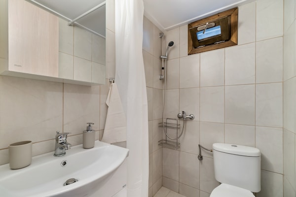 Foto van Appartement in Agios Nikolaos bij Strand - Vakantiehuis in Agios Nikolaos - BathRoom