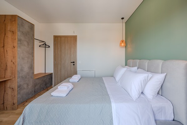 Foto van Het appartement van het Rosy-paar - Vakantiehuis in Anopolis - BedRoom