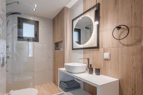 Foto van Het appartement van het Rosy-paar - Vakantiehuis in Anopolis - BathRoom
