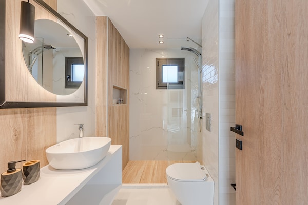 Foto van Het appartement van het Rosy-paar - Vakantiehuis in Anopolis - BathRoom