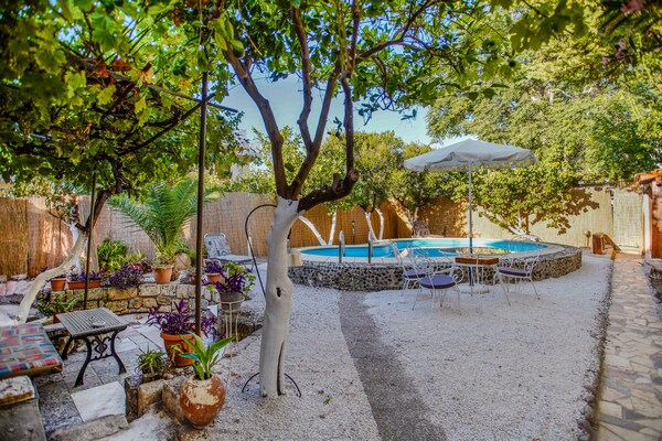 Foto van Villa in Chania met Zwembad en Strand dichtbij - Vakantiehuis in Chania - GardenSummer