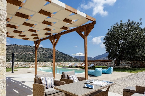 Foto van Bergvilla met 3 slaapkamers in Melidoni - Vakantiehuis in Melidoni - TerraceBalcony