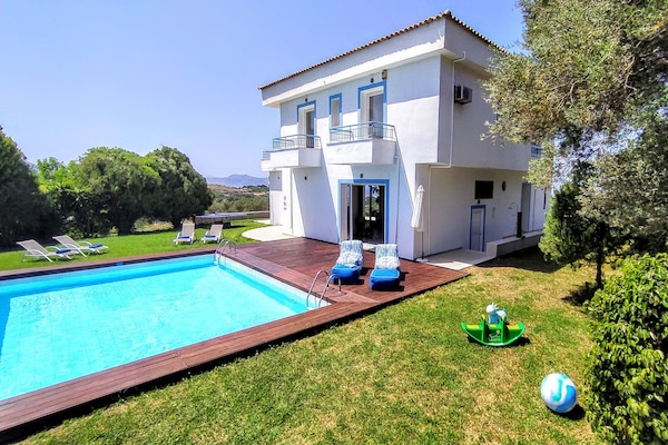 Foto van Beautiful 5bedroom villa big pool, close to beach! - PoolOfHouse