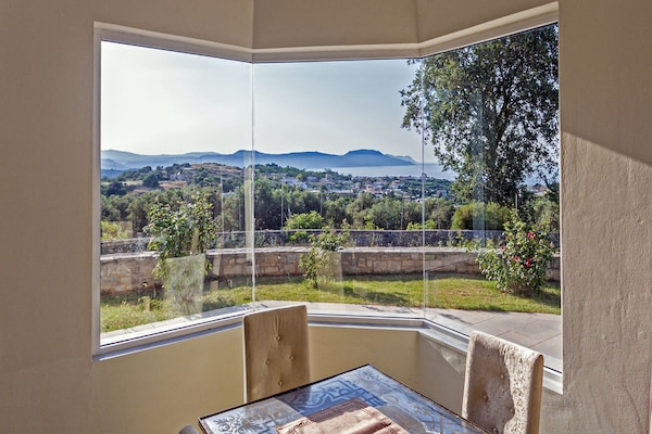 Foto van Beautiful 5bedroom villa big pool, close to beach! - Untagged