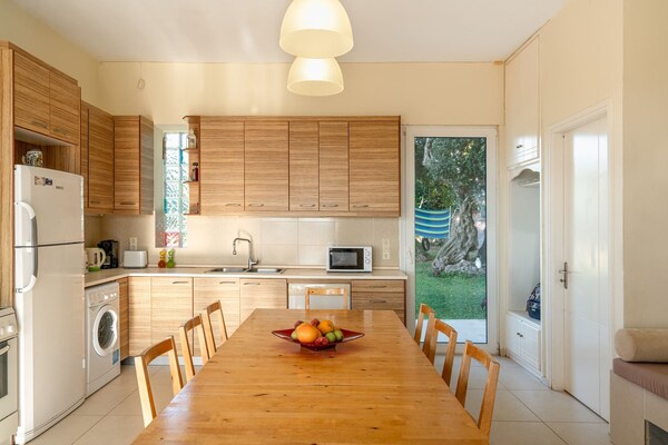 Foto van Beautiful 5bedroom villa big pool, close to beach! - Kitchen