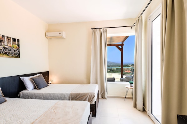 Foto van Beautiful 5bedroom villa big pool, close to beach! - BedRoom