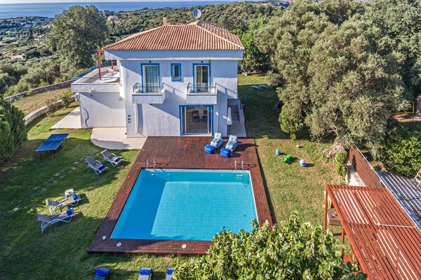 Foto van Beautiful 5bedroom villa big pool, close to beach! - Outdoor