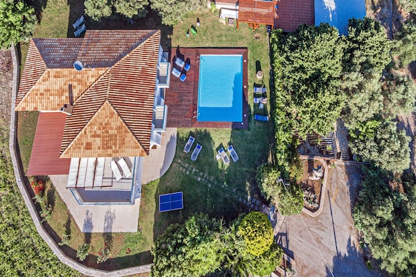 Foto van Beautiful 5bedroom villa big pool, close to beach! - Outdoor