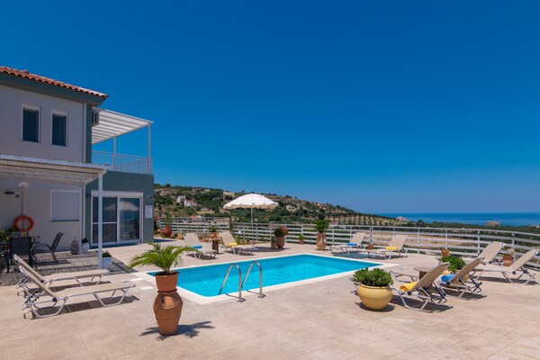 Foto van Villa in Agia Triada met privézwembad - Vakantiehuis in Agia Triada - Outdoor