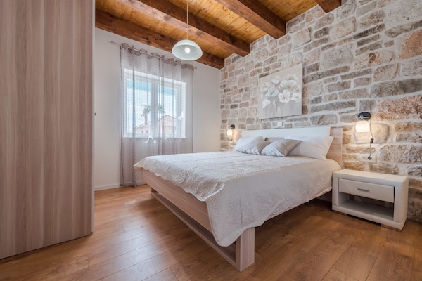 Foto van Villa met privézwembad in Sukošan - Vakantiehuis in Sukosan - BedRoom