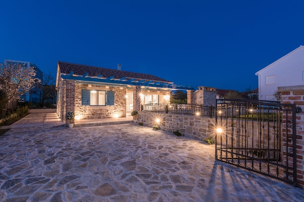 Foto van Villa met privézwembad in Sukošan - Vakantiehuis in Sukosan - HallReception