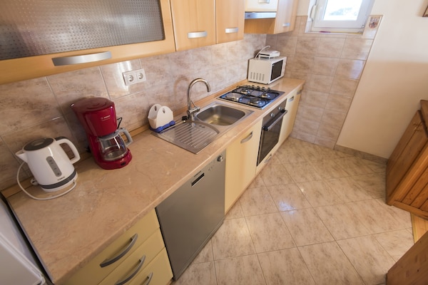 Foto van Vakantiehuis bij Zadar met privézwembad - Vakantiehuis in Islam Latinski - Kitchen