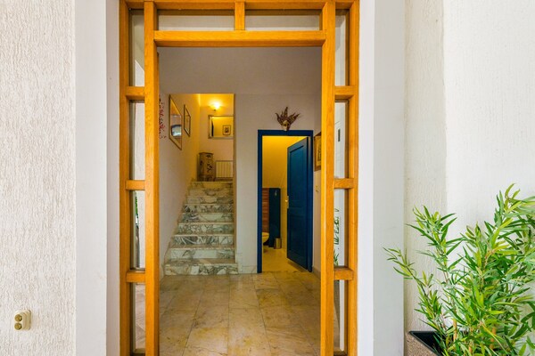 Foto van Villa Piano - Four Bedroom Villa with Terrace and Swimming Pool - Outdoor