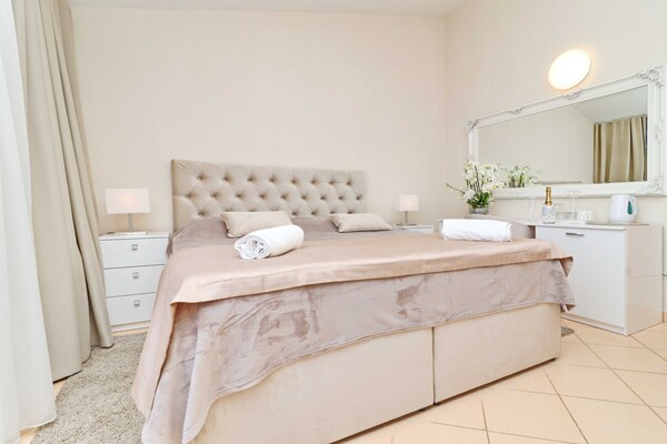 Foto van Hotel Pansion Villa Antonio - Two Bedroom Suite with Balcony and Sea View20seaview - BedRoom