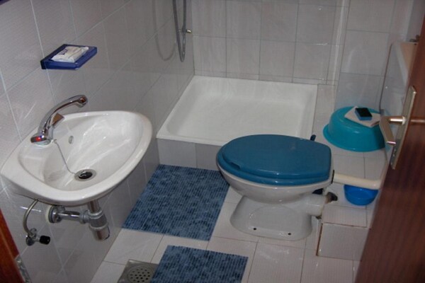 Foto van Apartments Nadia - Studio Apartment with Balcony (A3) - BathRoom