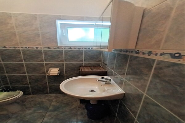 Foto van Apartments Smokvica - Superior One Bed /Apt - Vakantiehuis in Starigrad-Paklenica - BathRoom