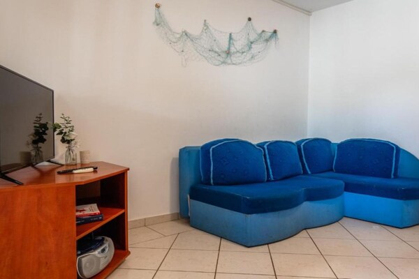 Foto van Leček Cozy Apartments - Two Bedroom 1 - Vakantiehuis in Vir - LivingRoom