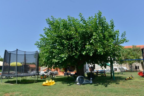 Foto van Authentic Istrian Rooms for Unforgettable Stays - Double Room with Balcony - Outdoor