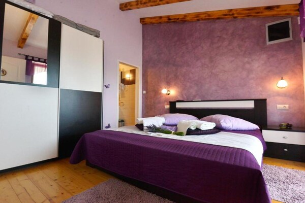 Foto van Authentic Istrian Rooms for Unforgettable Stays - Double Room with Balcony - BedRoom