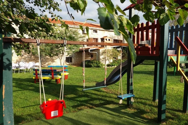 Foto van Authentic Istrian Rooms for Unforgettable Stays - Triple Room - Outdoor