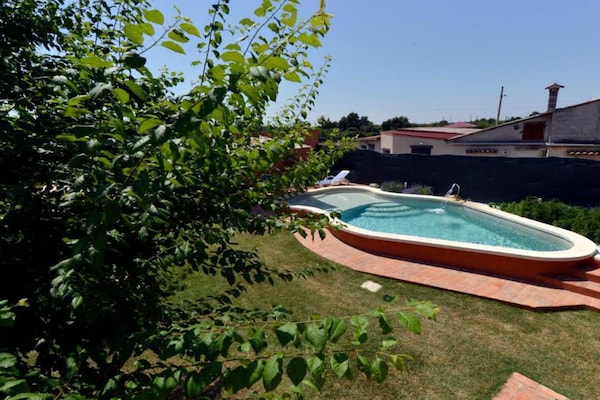 Foto van Authentic Istrian Rooms for Unforgettable Stays - Triple Room - Pool