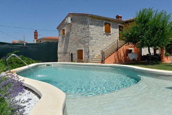 Foto van Authentic Istrian Rooms for Unforgettable Stays - Triple Room - Pool
