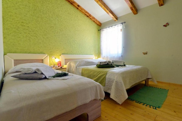 Foto van Authentic Istrian Rooms for Unforgettable Stays - Triple Room - BedRoom