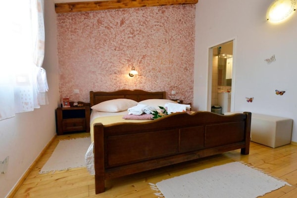 Foto van Authentic Istrian Rooms for Unforgettable Stays - Doube Room - BedRoom
